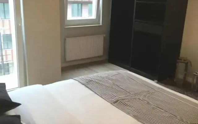 Luxury Large 4 Beds, 3 Balconies, 110 m2 - Parking