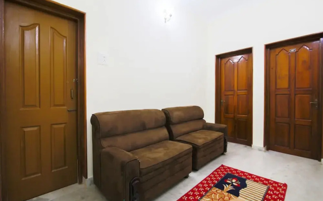OYO 4247 Pande Residency