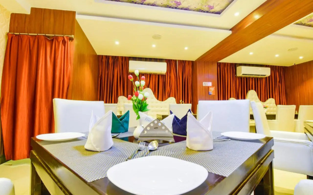 FabHotel Pentagon Next