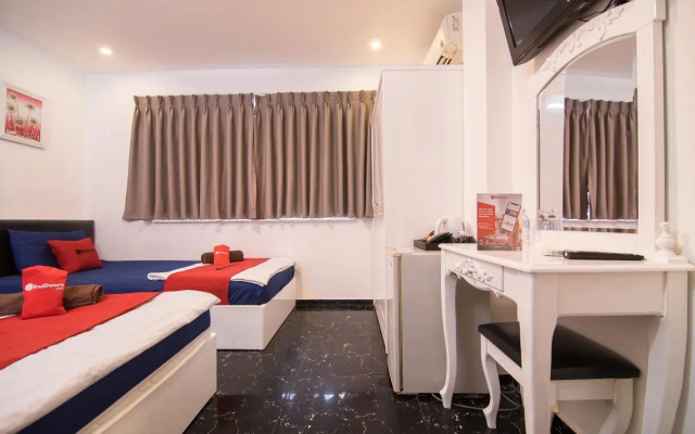 The Phoenix 74 Hotel