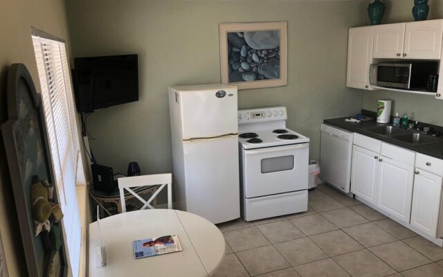 Misty Isles Redington Beachfront Suite 1