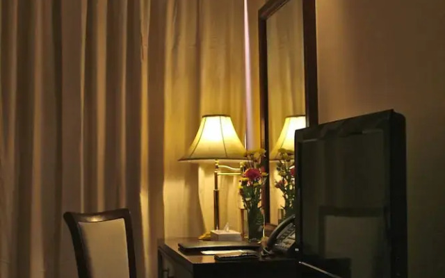 Trianon Royal Hotel
