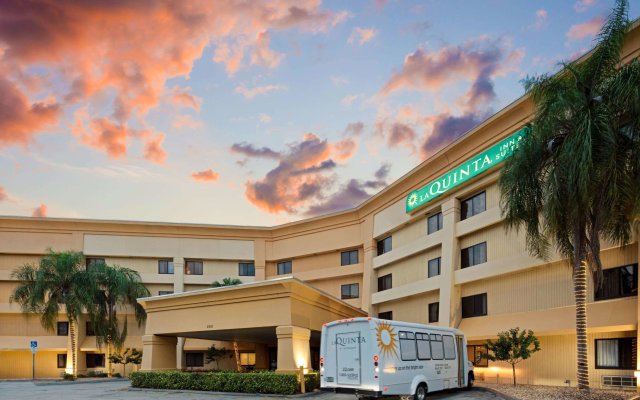 La Quinta Inn & Suites by Wyndham Miami Airport East