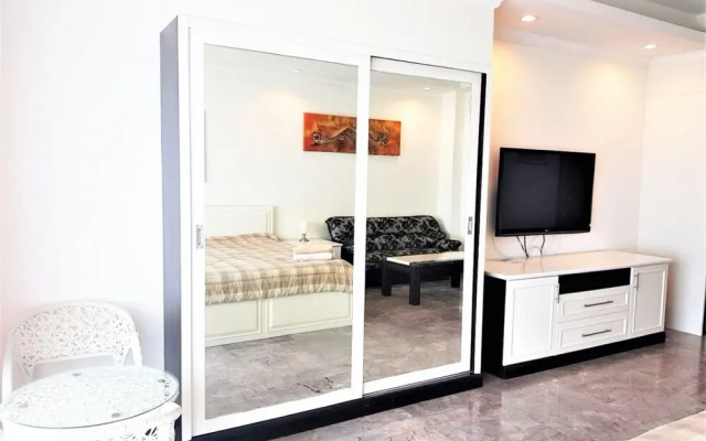 View Talay 8 Superb sea View Studio Apartment Pattaya