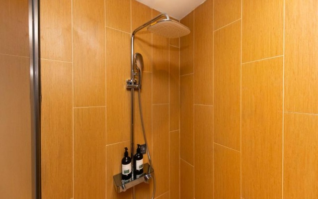 Ji Hotel (SNIEC, Shanghai West Gaoke Road) – Bathroom – Shanghai