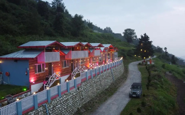 Rooftop Cottages & Restaurant Pangot