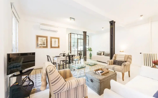 2 Bd Apartment Exclusive Location in Golden Mile. Velazquez II