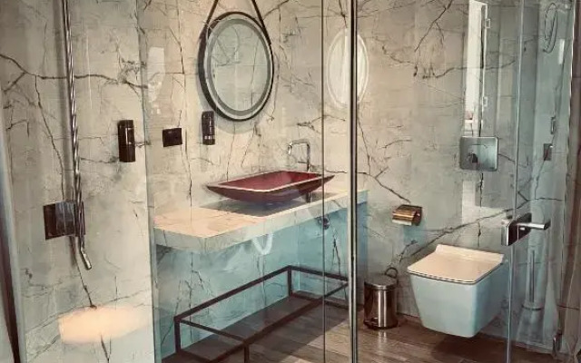 Deluxe Room 01