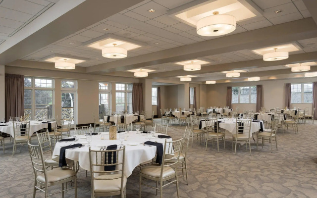 Courtyard by Marriott Lake George