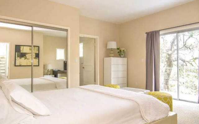 1040 - Beverly Hills Modern Estate - RUD 113272