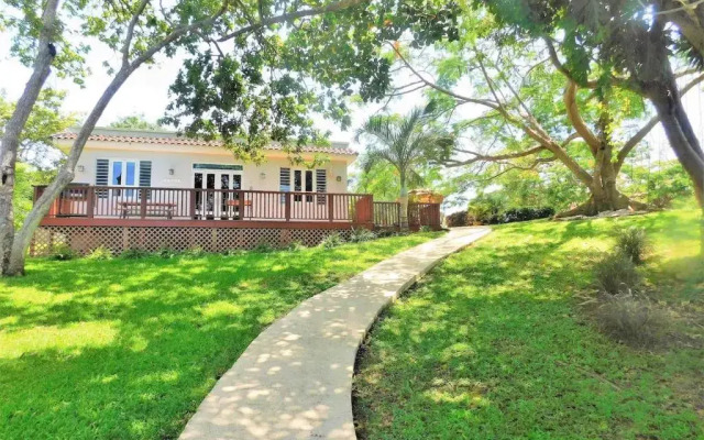 Isabela Villa Bonita - Vacation & Event Venue Sleeps 50!