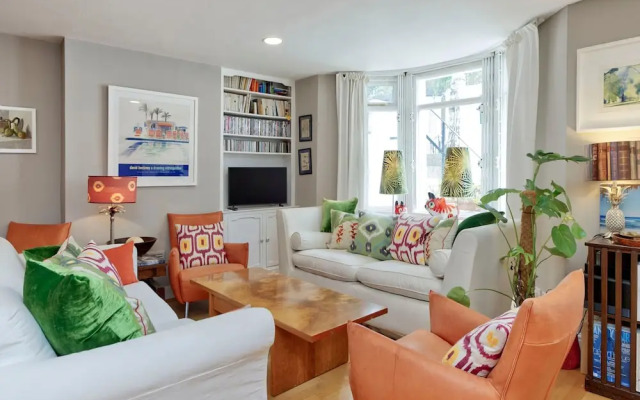 Lovely 2-bed Garden Flat in West Kensington