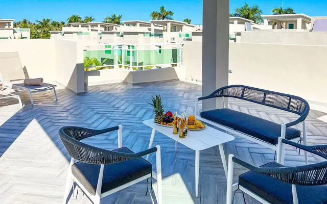 Playa Palmera Beach Resort