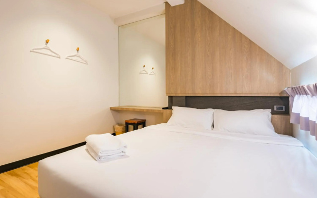 T Hostel at Victory Monument