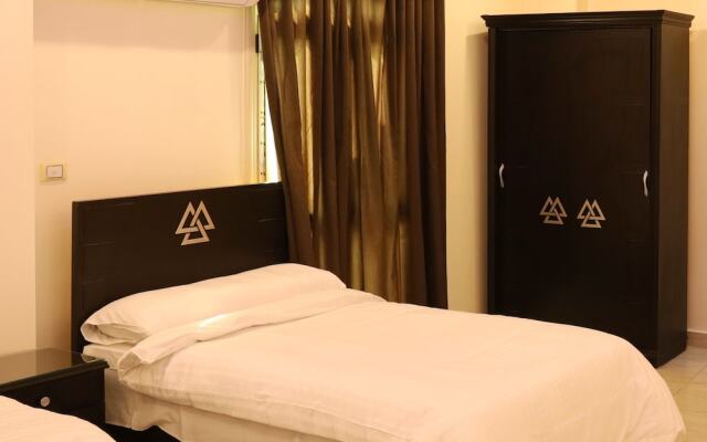 Magic Pyramids inn