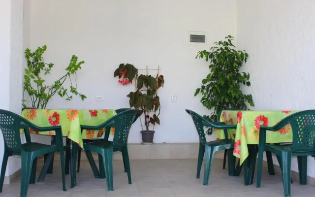 Guest house on Samburova 210b