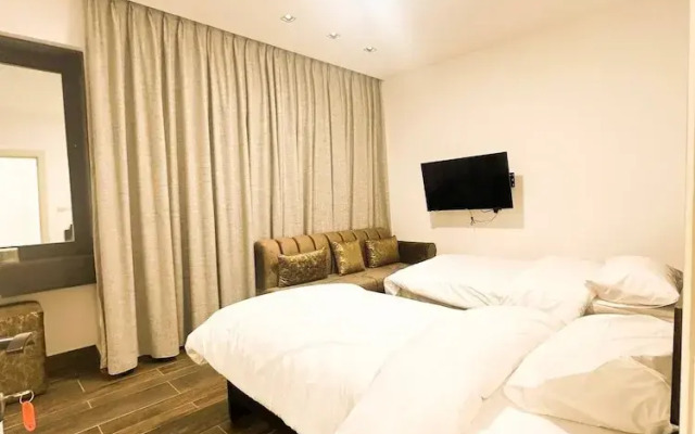 Central Apartment For Rent 24