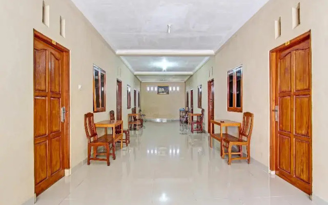 91353 Hotel Surya Andesa