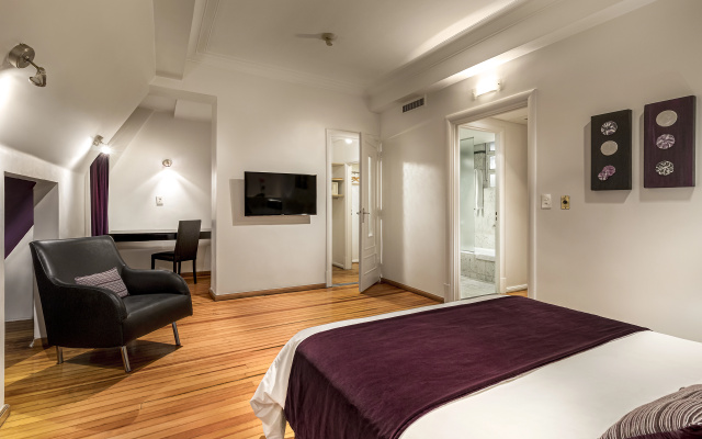 Broadway Hotel & Suites