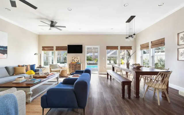 Sleeps 18! Private Pool, Hot Tub, Near Beach Miramar Dream House by Avantstay