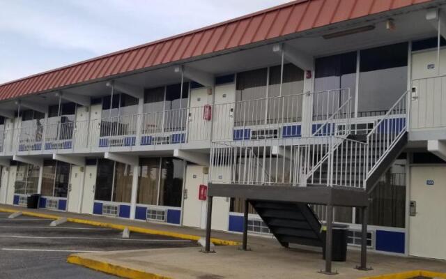 Family Inns of America