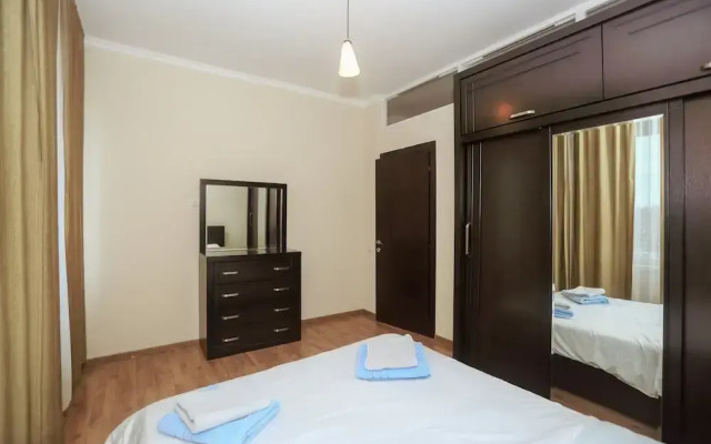 Two BR apt for family travelers