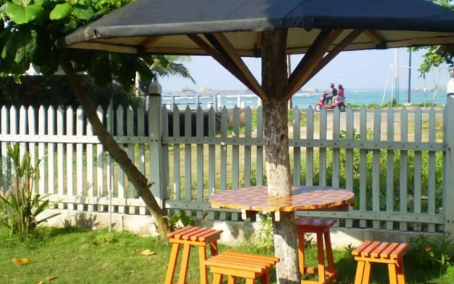 Waves Inn