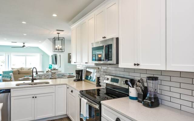 Aloft on Canal by SKLRP