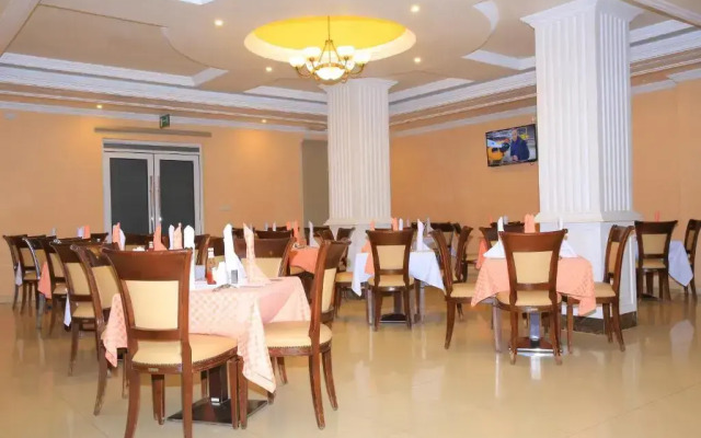 Panorama Sarovar Portico