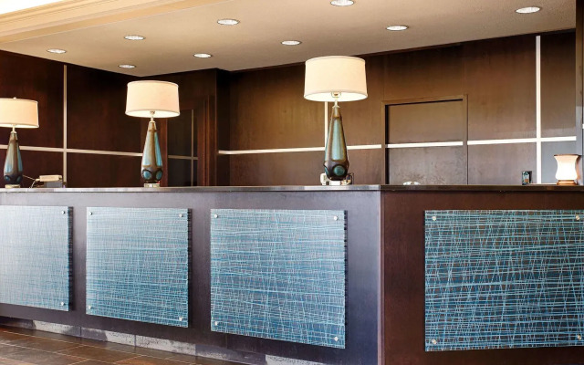 Best Western Plus Midwest Inn