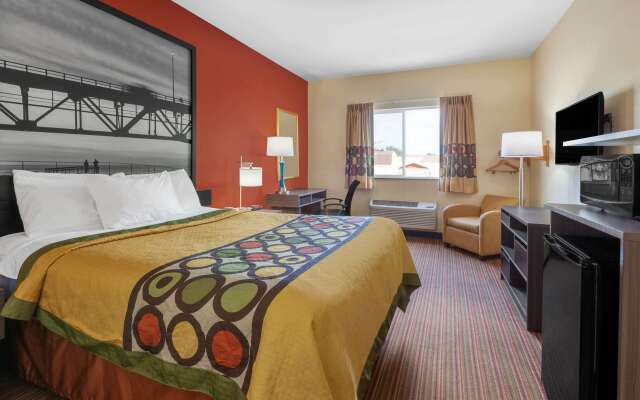 Super 8 by Wyndham Big Rapids