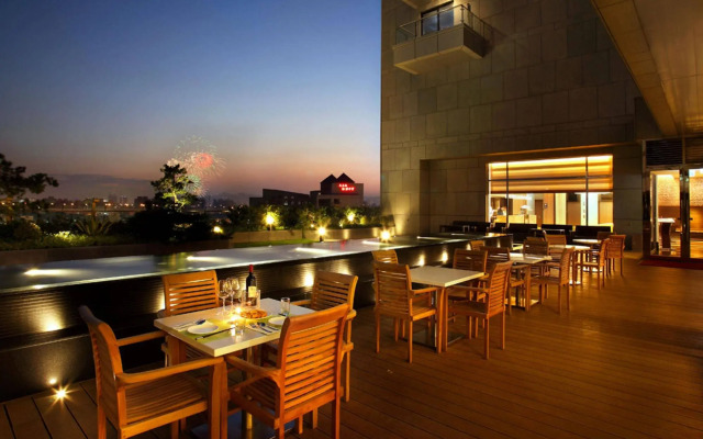 Two Tails Hotel Luzhou