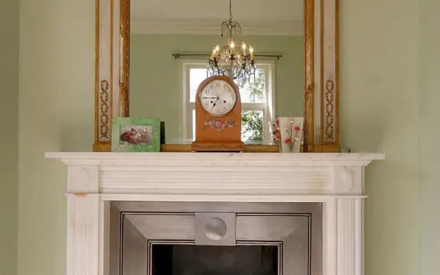 Faygate Place