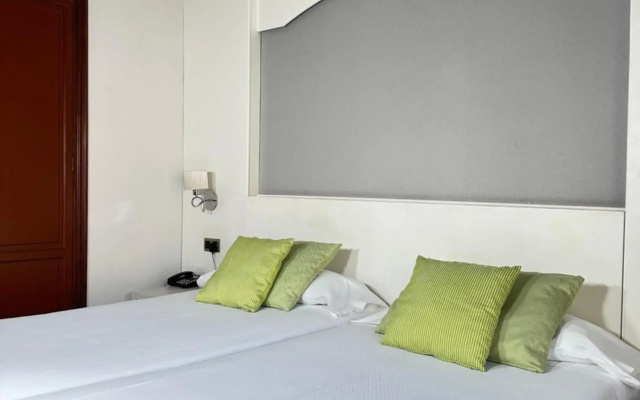 Hotel Mir Octavio