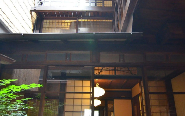 Guest house Rakuza