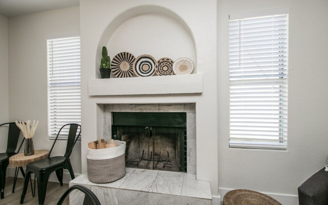 Upgraded 4-bdrm Beautiful Home W/pool!