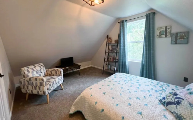 On the Rocks - A Modern Home w/ Decks & Views