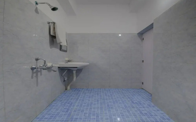 Dhanraj Residency by OYO Rooms