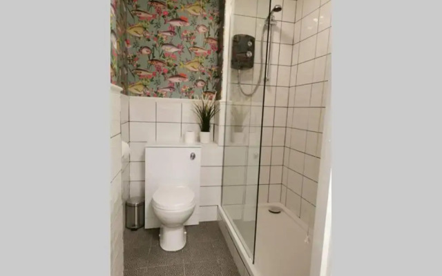 Stylish studio bungalow, close to Cardiff Centre