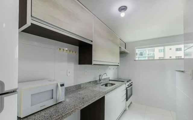 Apt 2 Bedrooms 200 m From the Beach Mao0203