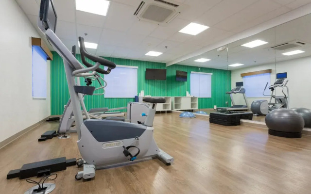 Holiday Inn Express & Suites Reading by IHG