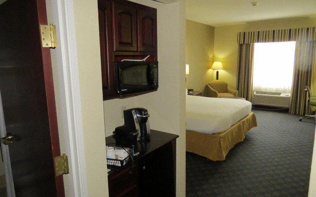 Holiday Inn Express & Suites Pampa by IHG