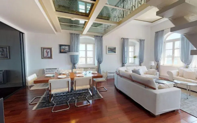 Bajamonti Penthouse in Desković Palace