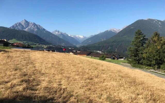 Apartment Wiesenhof - NATUR & WEITBLICK über Innsbruck - Ladestation für Elektroautos