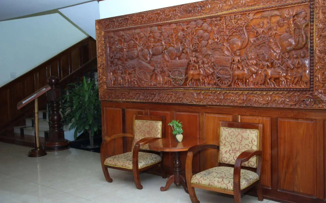 Holiday Hotel