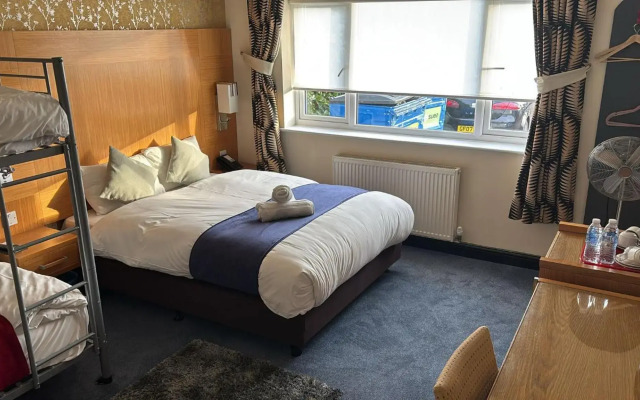 Acorn Lodge Gatwick