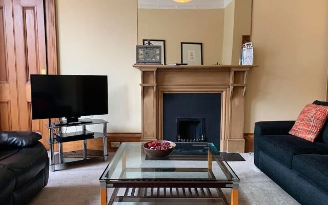 JOIVY Adorable 1 Bed Flat Near West End