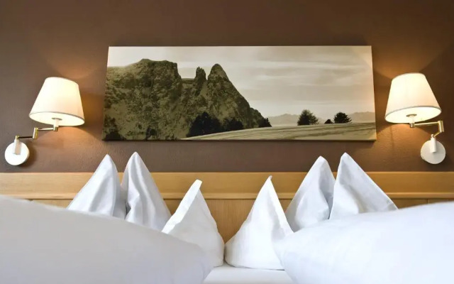 Martina Breakfast Lodge