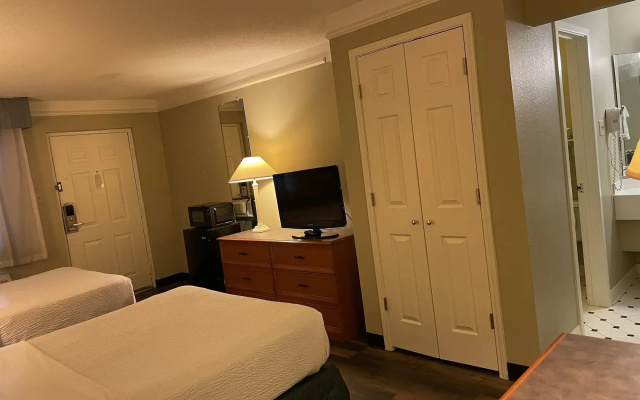 Travelodge by Wyndham Tuscaloosa