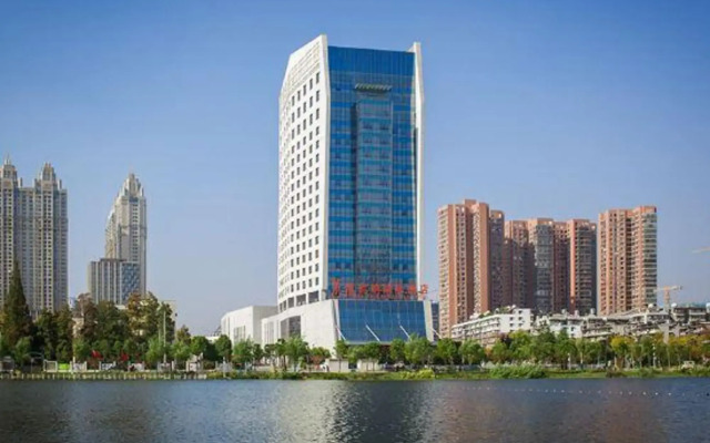 Vienna International Hotel (Wuhan Workers' Culture Palace Jiyuqiao Metro Station)